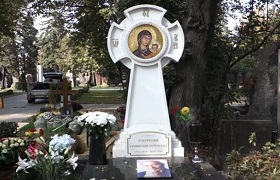 Пам'ятник з граніту на могилу Чернівці