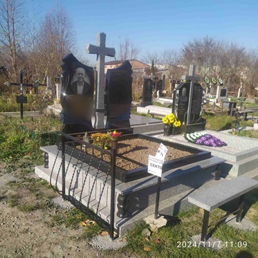 Пам'ятники на могилу Чернівці