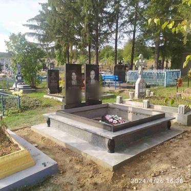 Пам'ятники на могилу Чернівці