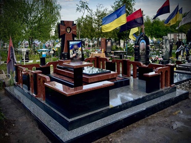 Пам'ятники на могилу Військовим Воїнам ЗСУ