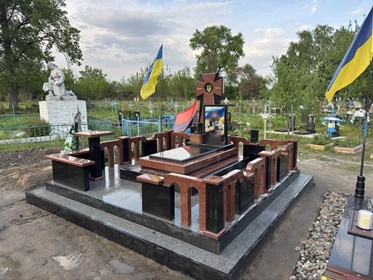 Пам'ятники на могилу з граніту Ніжин Ритуальні послуги