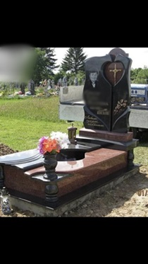 Памятники на могилу Батурин