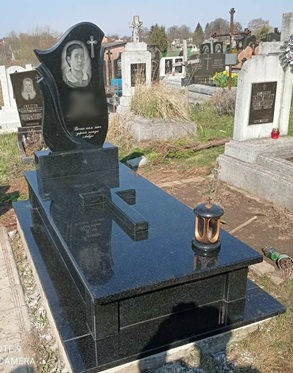 Памятники на могилу Батурин