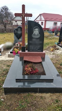 Памятники на могилу Батурин