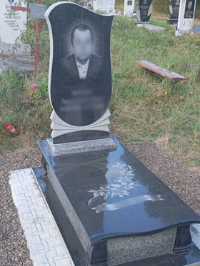 Пам'ятники на могилу Тлумач