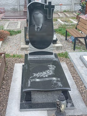 Пам'ятники на могилу Тлумач
