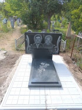 пам'ятник на могилу Знам'янка