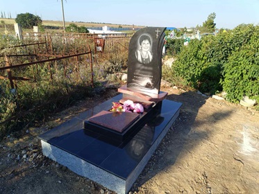 Гранітні пам'ятники на могилу Миколаїв