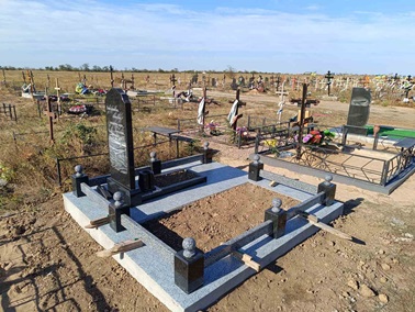 Памятники на могилу Николаев