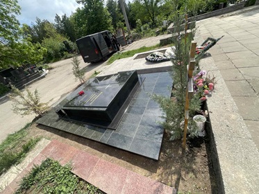 Памятники на могилу Николаев