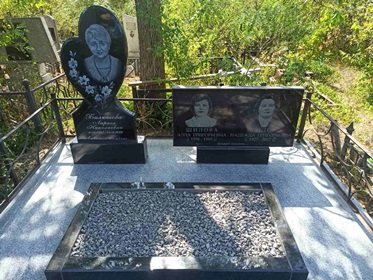 Гранитный памятник на могилу Николаев