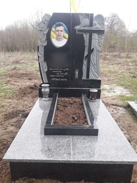 Пам'ятник на могилу з граніту Балта