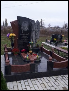 Пам'ятник на могилу з граніту Балта