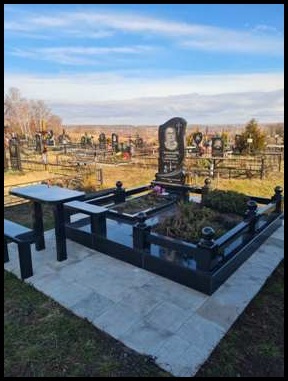 Пам'ятник на могилу з граніту Балта