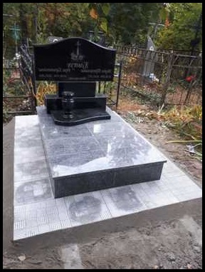 Пам'ятник на могилу з граніту Балта
