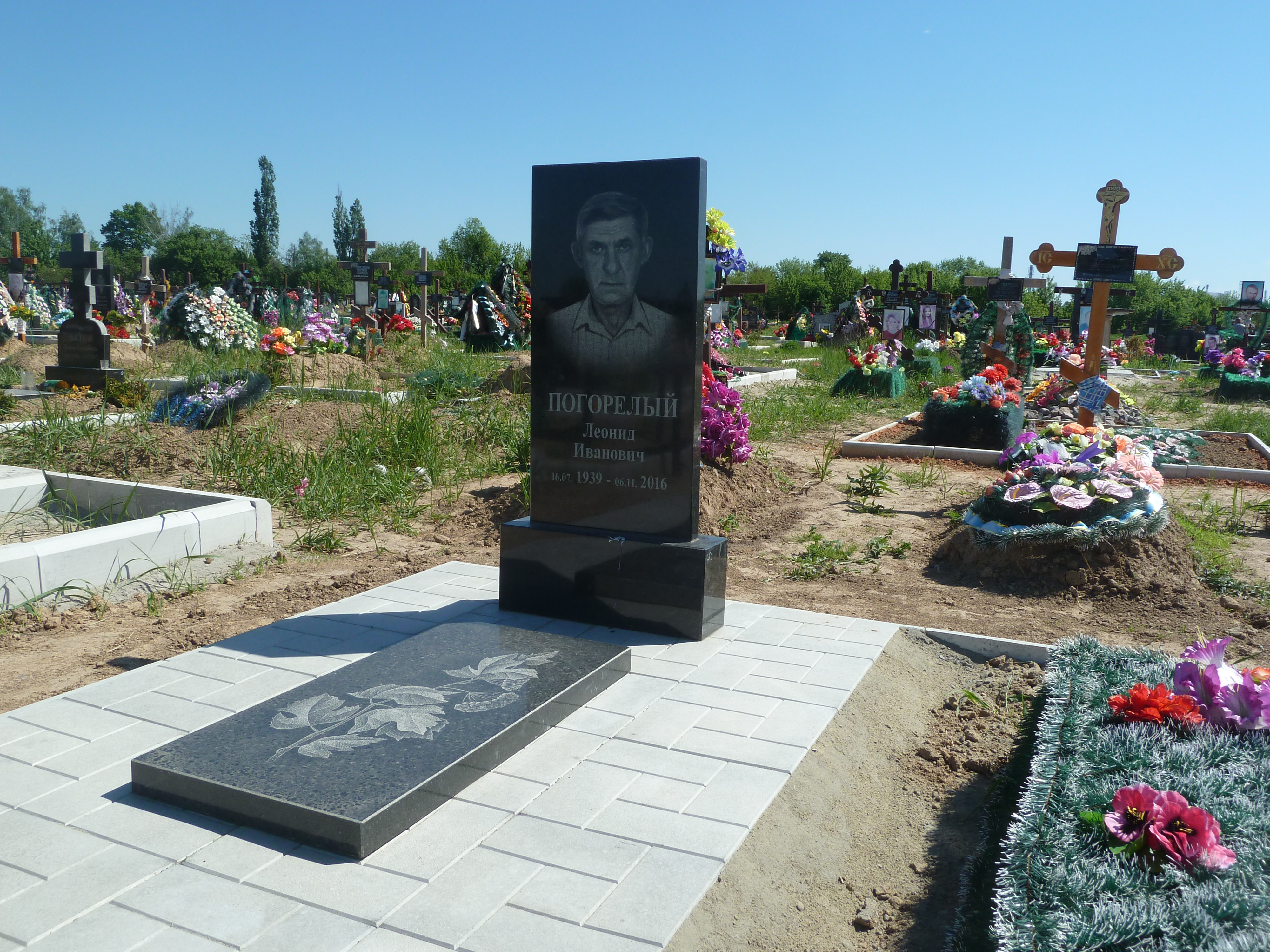 Пам ятники Суми
