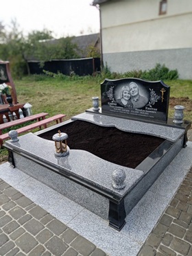 Памятники з граніту на могилу Мукачево