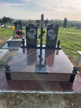 Памятники з граніту на могилу Мукачево