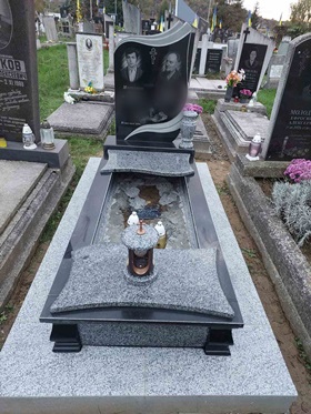 Памятники з граніту на могилу Мукачево