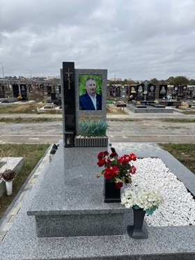 Пам'ятники на могилу Ладижин