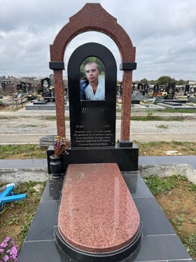 Пам'ятники на могилу Ладижин