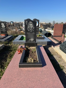 Пам'ятники на могилу Липовець