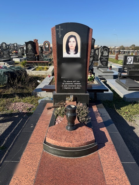 Пам'ятники на могилу Липовець