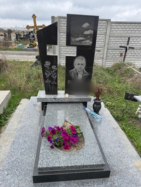 Пам'ятники на могилу Літин