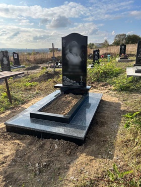 ернігів Пам'ятники надгробні габро гранітні