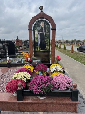 Пам'ятники на могилу Томашпіль