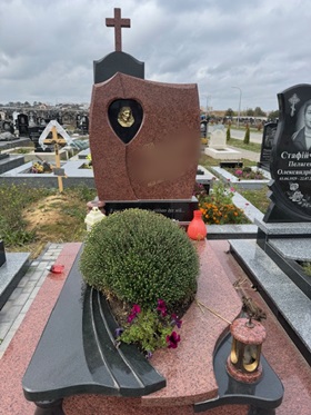 Пам'ятники на могилу Томашпіль