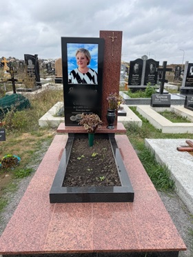 Пам'ятники на могилу Томашпіль