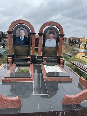 Пам'ятники на могилу Томашпіль