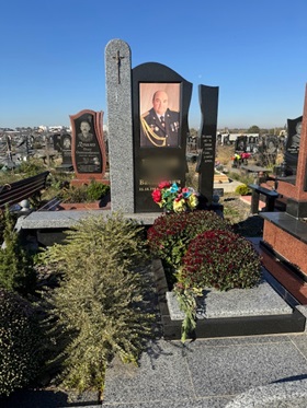 Пам'ятники на могилу Чечельник
