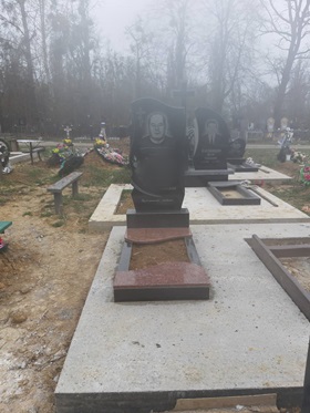Надгробний пам'ятник на могилу Бар
