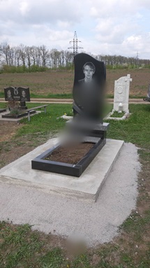Надгробний пам'ятник на могилу Бар