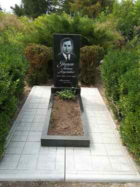 Пам`ятники надгробні Лисянка