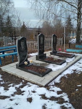 Пам ятники Тальне