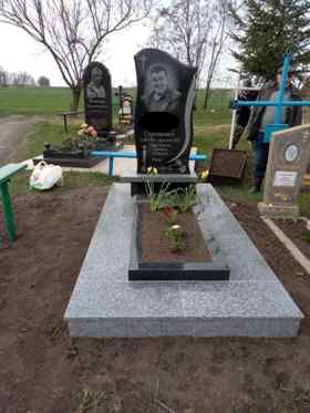 Тальне Пам`ятники надмогильні з граніту бетону