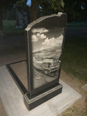 МСК Тальне Пам`ятники надмогильні з граніту бетону