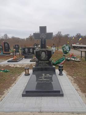 Памятники гранитные бетонные Знаменка