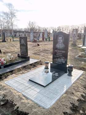 Памятники гранитные бетонные Знаменка