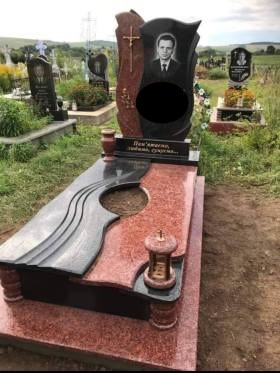 Пам’ятники з граніту Гранітні вироби Ритуальні послуги Заставна Кіцмань