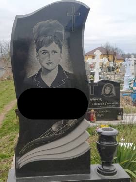 Пам’ятники з граніту Гранітні вироби Ритуальні послуги Заставна Кіцмань