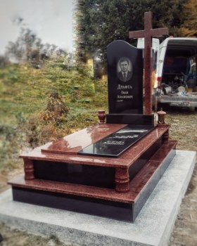 Збільшити для перегляду Майстерня пам`ятників Меморіал