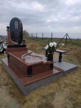 Пам`ятники на могилу Новоселиця