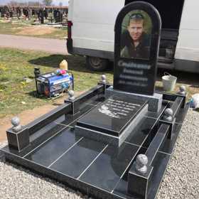 Компанія "Memorial" Вироби з граніту та мармуру Харків