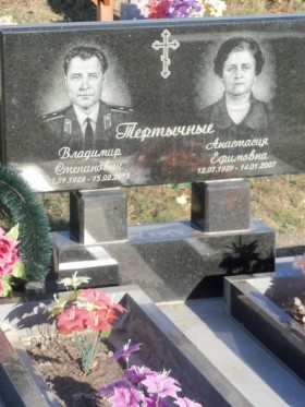 Пам'ятники із граніту "Яніс" Купянськ