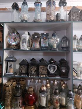 Салон-магазин ритуальних послуг і пам`ятників Яремче