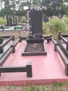 Ритуальні послуги Гранітні і бетонні пам`ятники Долинська